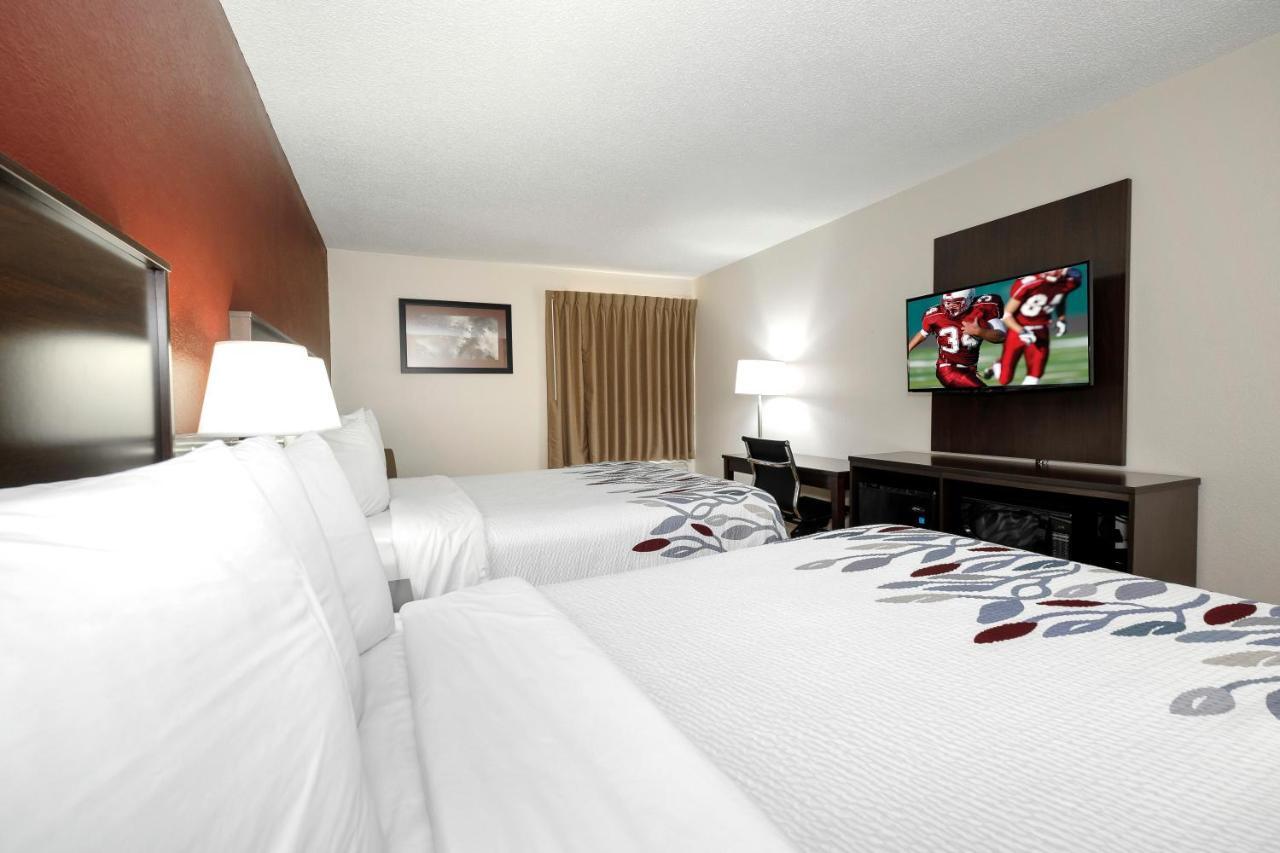 Red Roof Inn Хилсвилл Экстерьер фото