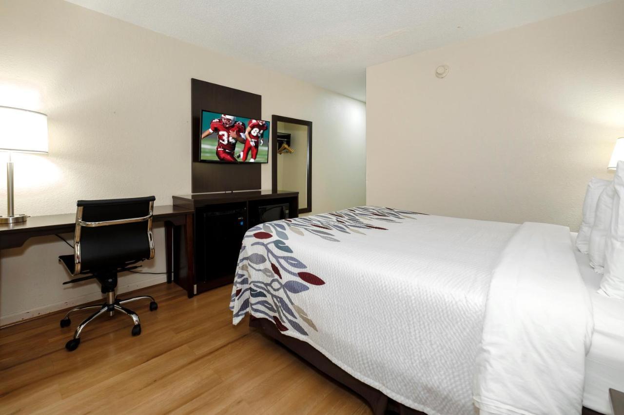 Red Roof Inn Хилсвилл Экстерьер фото