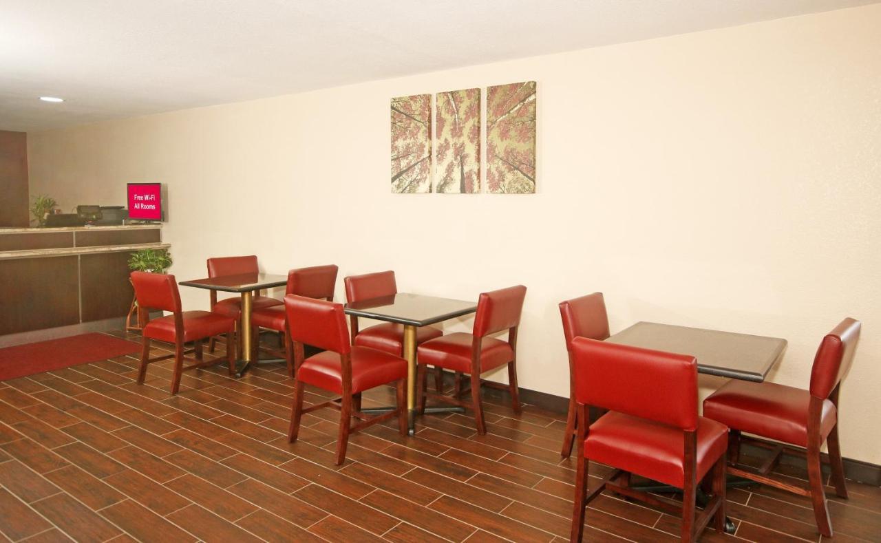 Red Roof Inn Хилсвилл Экстерьер фото